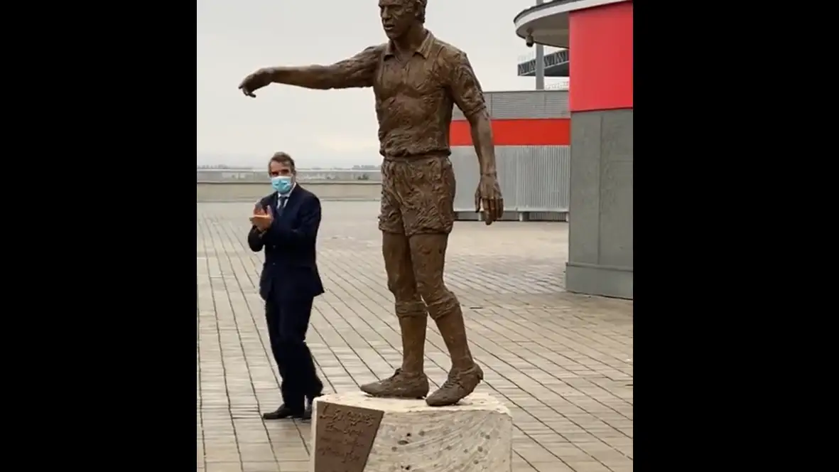 El Atlético de Madrid inaugura la estatua de Luis Aragonés en el Wanda Metropolitano El Atlético de Madrid inaugura la estatua de Luis Aragonés en el Wanda Metropolitano