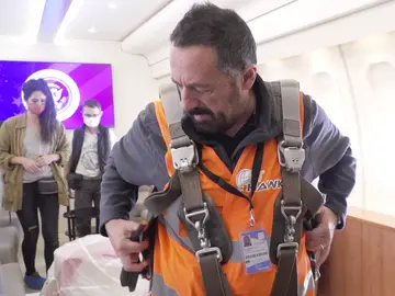 Tras las cámaras: Subimos a bordo del Air Force One con Mariano, Ika y Rober jugándose la vida en 'Los hombres de Paco' Tras las cámaras: Subimos a bordo del Air Force One con Mariano, Ika y Rober jugándose la vida en 'Los hombres de Paco'