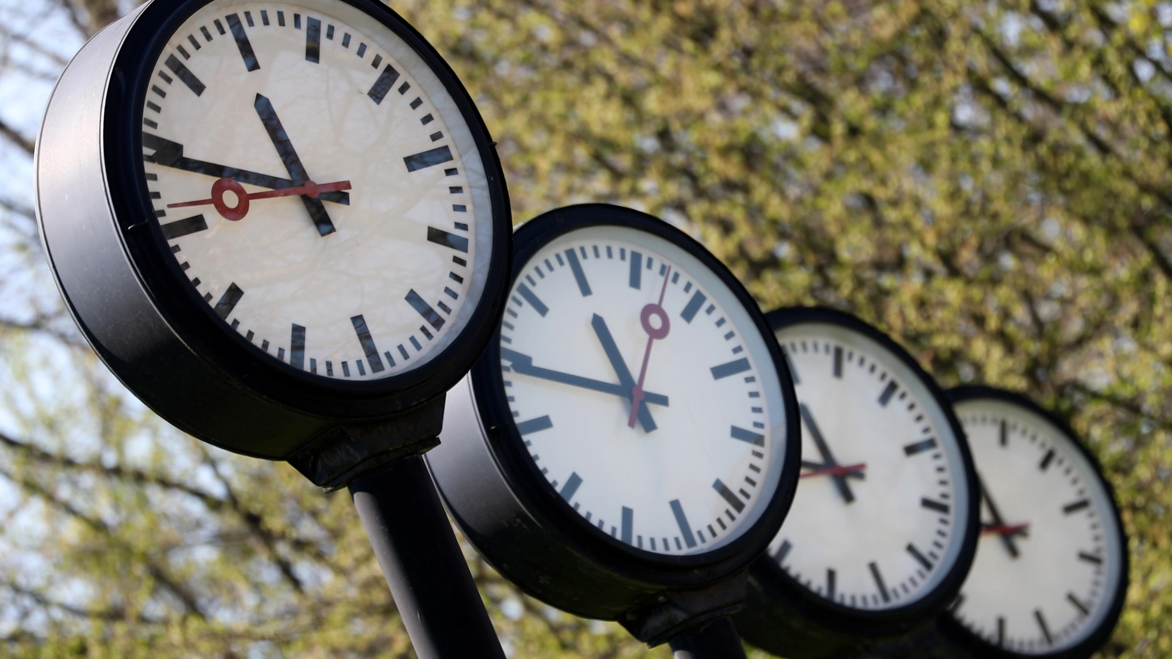 Los niños y los ancianos son los grupos a los que más afecta el cambio de hora Los niños y los ancianos son los grupos a los que más afecta el cambio de hora