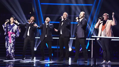 Makiko, Besay y Grupo TNT cantan 'A mi manera' en La Gran Batalla de ‘La Voz’ Makiko, Besay y Grupo TNT cantan 'A mi manera' en La Gran Batalla de ‘La Voz’