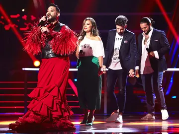 David, Jesús, Ezequiel y Tomasa cantan 'Adoro' en La Gran Batalla de ‘La Voz’ David, Jesús, Ezequiel y Tomasa cantan 'Adoro' en La Gran Batalla de ‘La Voz’
