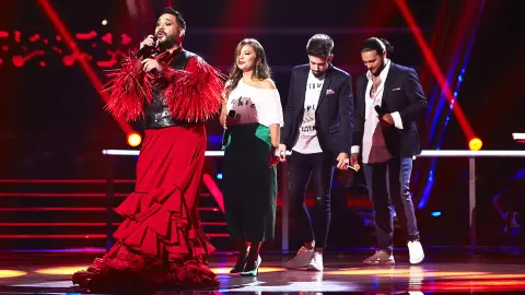 David, Jesús, Ezequiel y Tomasa cantan 'Adoro' en La Gran Batalla de ‘La Voz’ David, Jesús, Ezequiel y Tomasa cantan 'Adoro' en La Gran Batalla de ‘La Voz’