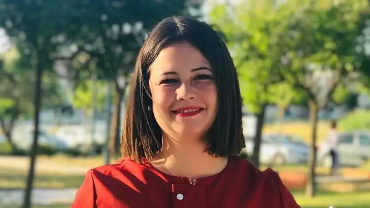 Dimite la portavoz de Vox en Bormujos tras anunciar que se casa con una mujer migrante: "No me representa" Dimite la portavoz de Vox en Bormujos tras anunciar que se casa con una mujer migrante: "No me representa"