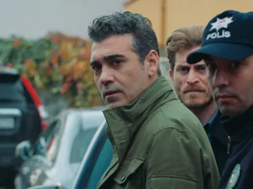 Volkan, detenido tras agredir a Asya Volkan, detenido tras agredir a Asya