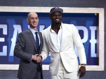Así es el pésimo estado físico de Zion Williamson, nº1 del draft de 2019, que ha llegado a pesar 136 kg Así es el pésimo estado físico de Zion Williamson, nº1 del draft de 2019, que ha llegado a pesar 136 kg