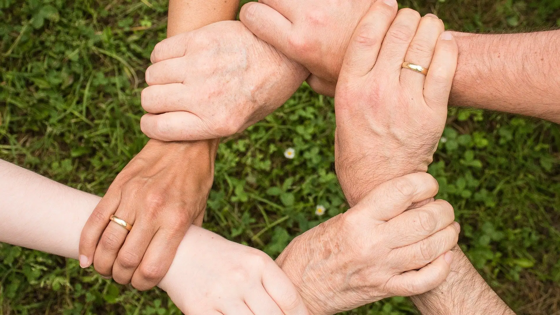 Estas son las ayudas para las familias numerosas en España Estas son las ayudas para las familias numerosas en España