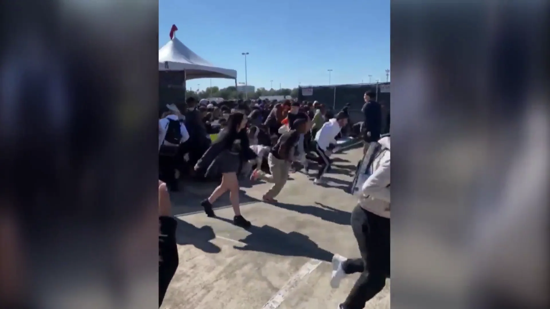 Una avalancha durante un festival en Texas deja 8 muertos y decenas de heridos Una avalancha durante un festival en Texas deja 8 muertos y decenas de heridos