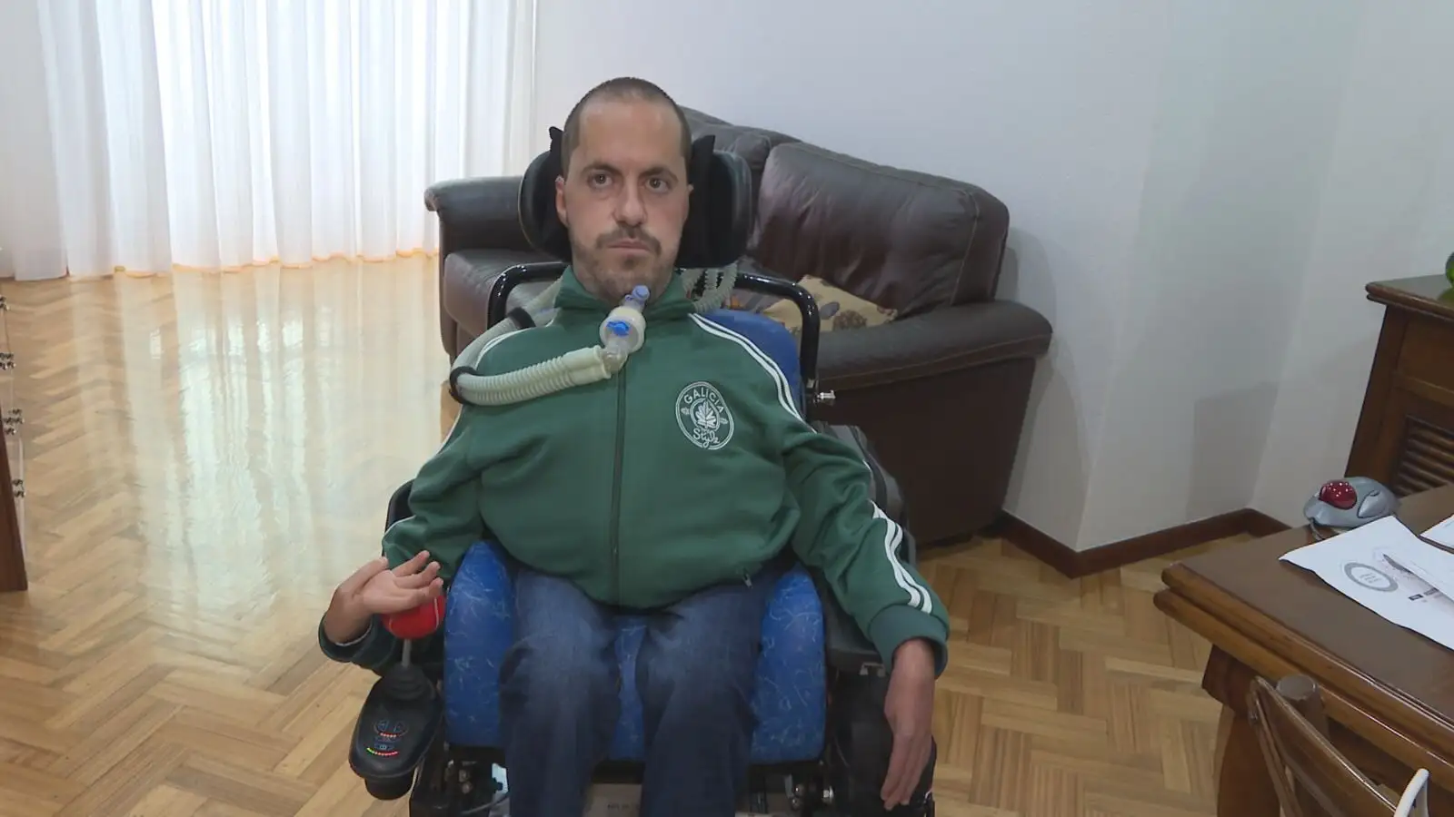 Francisco Díaz reclama ayudas y tarifas especiales para dependientes como él: "No puedo elegir cuándo respirar" Francisco Díaz reclama ayudas y tarifas especiales para dependientes como él: "No puedo elegir cuándo respirar"