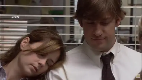 John Krasinski (Jim) y Jenna Fischer (Pam) en 'The Office' John Krasinski (Jim) y Jenna Fischer (Pam) en 'The Office'