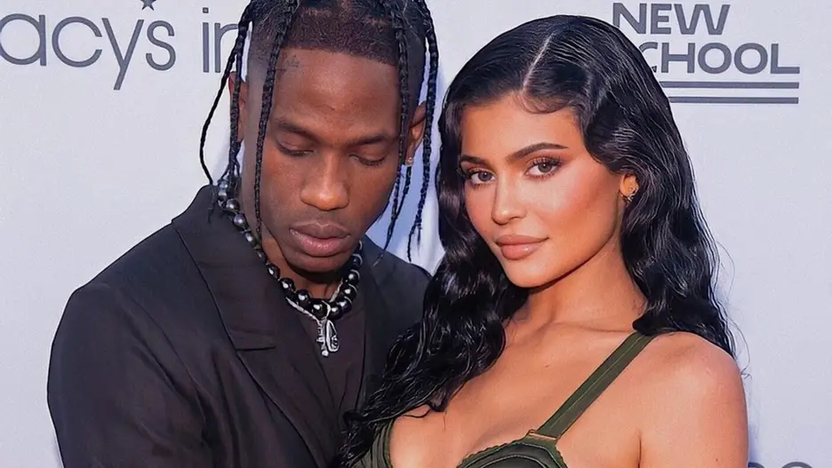 Travis Scott y Kylie Jenner, "rotos y devastados" por la tragedia en el concierto Travis Scott y Kylie Jenner, "rotos y devastados" por la tragedia en el concierto