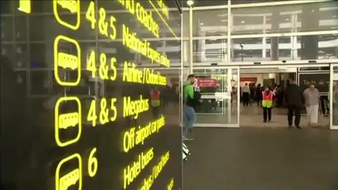 Requisitos para viajar a Estados Unidos a partir de este lunes 8 de noviembre que ha reabierto las fronteras Requisitos para viajar a Estados Unidos a partir de este lunes 8 de noviembre que ha reabierto las fronteras