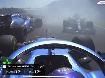 Los milagrosos reflejos de Fernando Alonso para evitar su choque con Bottas Los milagrosos reflejos de Fernando Alonso para evitar su choque con Bottas