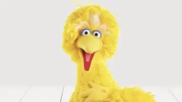 La Gallina Caponata se vacuna contra la Covid-19 en Estados Unidos dentro de una campaña de concienciación hacia los niños junto a la CNN La Gallina Caponata se vacuna contra la Covid-19 en Estados Unidos dentro de una campaña de concienciación hacia los niños junto a la CNN
