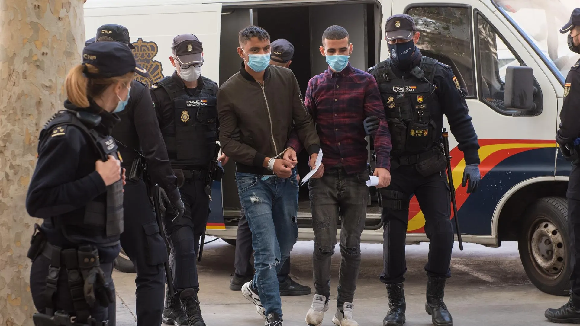 12 de los inmigrantes fugados en el aeropuerto de Palma podrían haber salido de la isla 12 de los inmigrantes fugados en el aeropuerto de Palma podrían haber salido de la isla