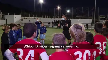 Ángel Andrés Jiménez, el 'árbitro de la paz' que trata de implantar un fútbol sin violencia y con valores Ángel Andrés Jiménez, el 'árbitro de la paz' que trata de implantar un fútbol sin violencia y con valores