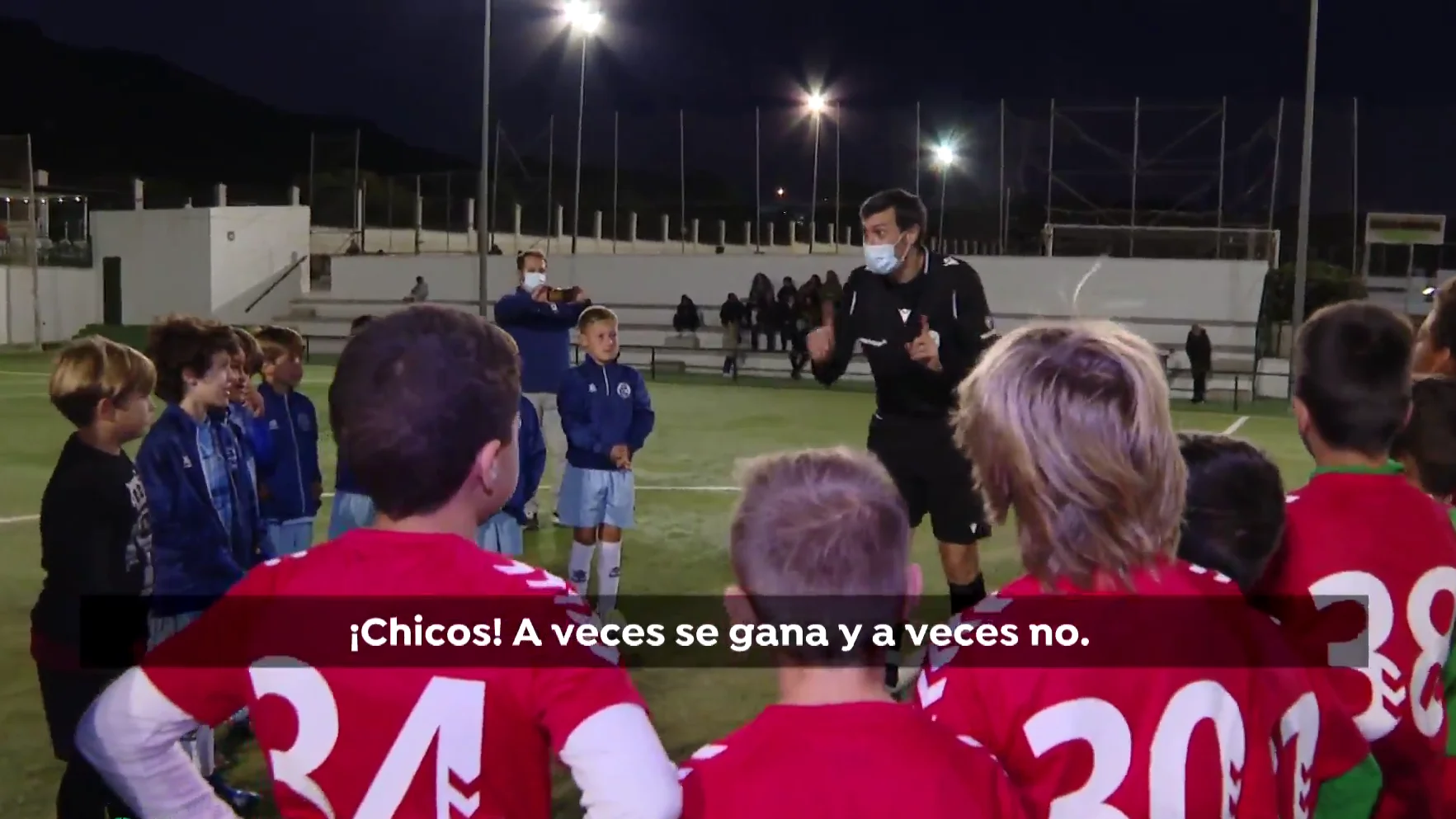 Ángel Andrés Jiménez, el 'árbitro de la paz' que trata de implantar un fútbol sin violencia y con valores Ángel Andrés Jiménez, el 'árbitro de la paz' que trata de implantar un fútbol sin violencia y con valores
