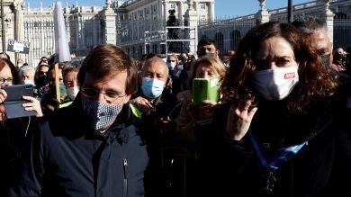 Ayuso se reencuentra con Almeida en la Almudena y reivindica 