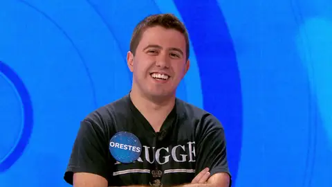 El nuevo look de Orestes no pasa desapercibido en ‘Pasapalabra’: “Tienes ocho años hoy” El nuevo look de Orestes no pasa desapercibido en ‘Pasapalabra’: “Tienes ocho años hoy”