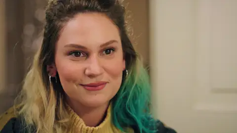 Una entrada triunfal: la familia Derenoglu recibe a Inci en su nuevo hogar Mejores momentos | Capítulo 34