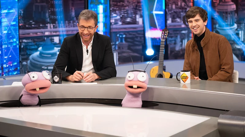 Freddie Higmore supera por los pelos el reto de Trancas y Barrancas en 'El Hormiguero 3.0' Freddie Higmore supera por los pelos el reto de Trancas y Barrancas en 'El Hormiguero 3.0'