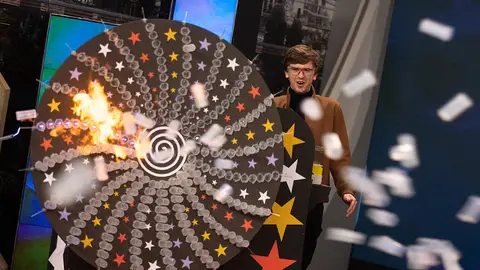 Marron sorprende con la 'Ruleta Tesla', una "metralleta" inofensiva Marron sorprende con la 'Ruleta Tesla', una "metralleta" inofensiva