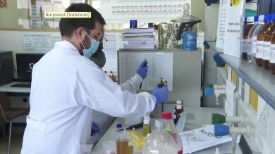 El kit antidroga para comprobar si te han echado éxtasis en la copa que se venderá en las discotecas