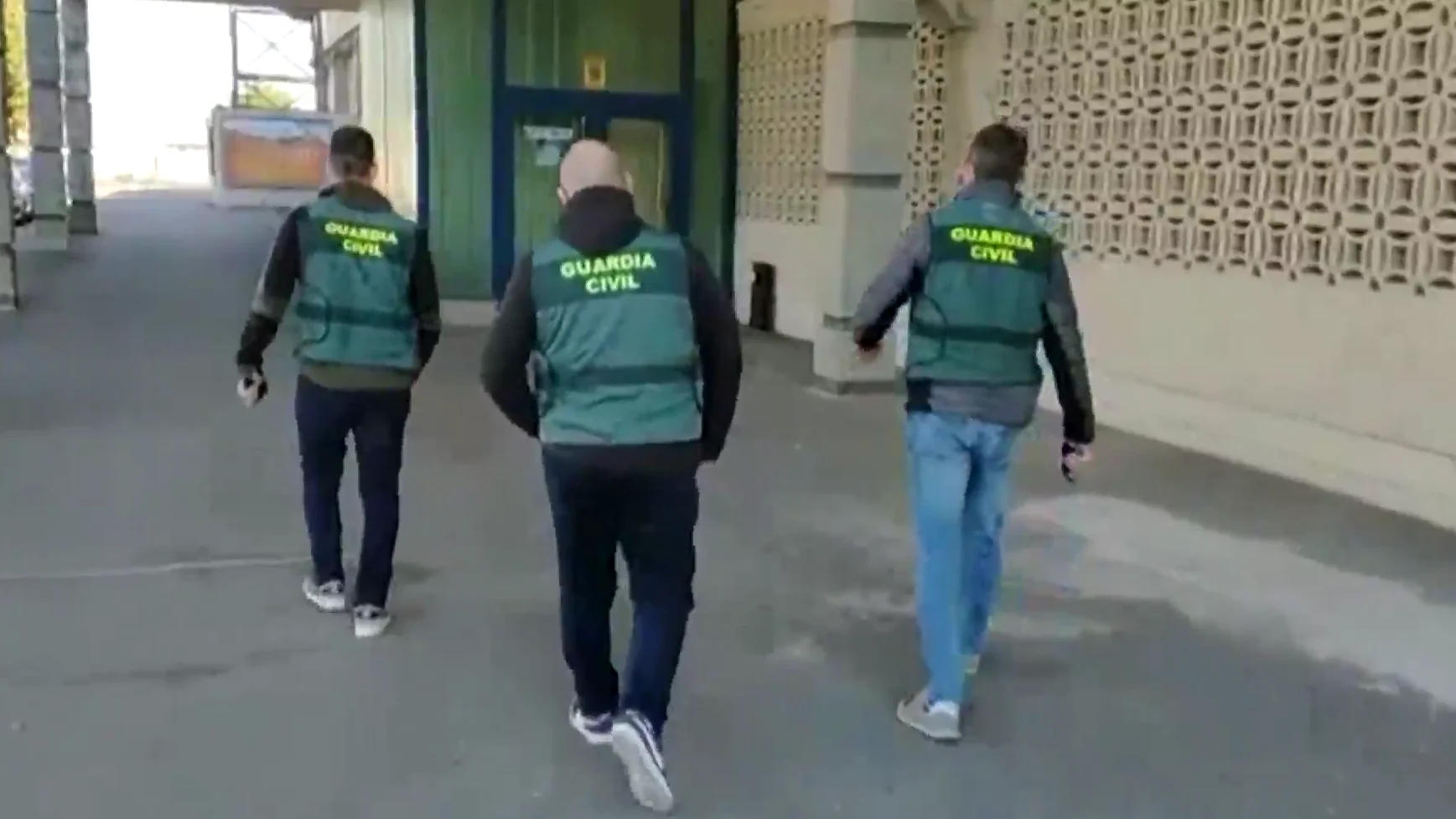 La Guardia Civil registra varios clubes de fútbol de Segunda B por un posible fraude a la Seguridad Social La Guardia Civil registra varios clubes de fútbol de Segunda B por un posible fraude a la Seguridad Social
