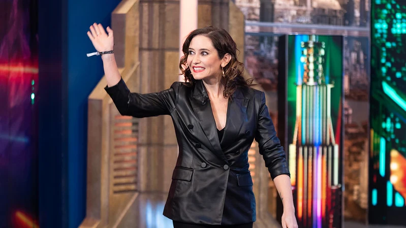 El caluroso recibimiento del público de 'El Hormiguero 3.0' a Isabel Díaz Ayuso: "Yo soy muy llorica" El caluroso recibimiento del público de 'El Hormiguero 3.0' a Isabel Díaz Ayuso: "Yo soy muy llorica"