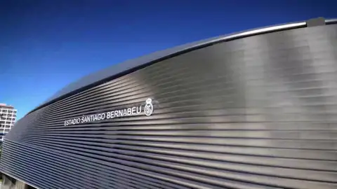 El Santiago Bernabéu llevará tilde gracias a los niños de un colegio de Puertollano El Santiago Bernabéu llevará tilde gracias a los niños de un colegio de Puertollano