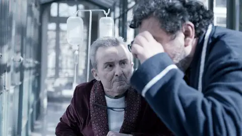 ¡Sorpresa! Don Lorenzo se reencuentra con Paco y le pide ayuda para su última misión policial ¡Sorpresa! Don Lorenzo se reencuentra con Paco y le pide ayuda para su última misión policial