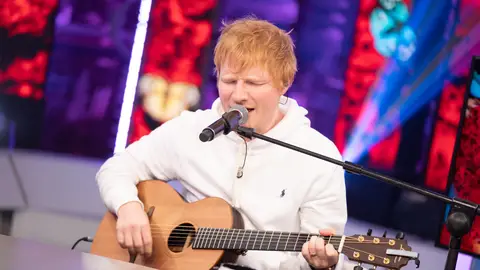 Ed Sheeran emociona cantando 'Overpass Graffiti' en directo en 'El Hormiguero 3.0' Ed Sheeran emociona cantando 'Overpass Graffiti' en directo en 'El Hormiguero 3.0'