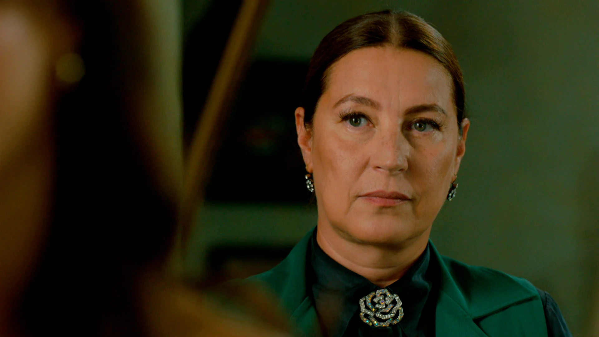 La actitud de Züleyha sorprende a Hünkar La actitud de Züleyha sorprende a Hünkar