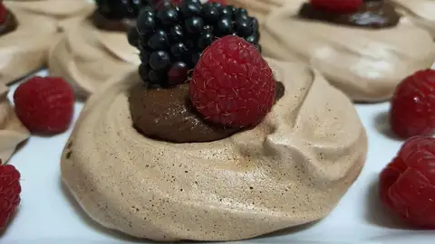 Pavlovas de chocolate Pavlovas de chocolate