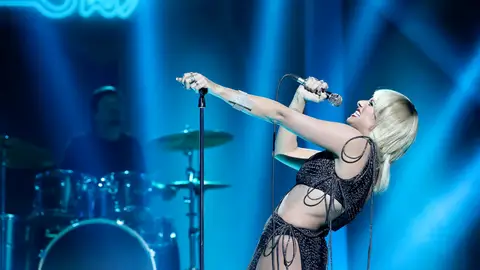 María Peláe se adentra en el ‘Midnight sky’ de Miley Cyrus María Peláe se adentra en el ‘Midnight sky’ de Miley Cyrus