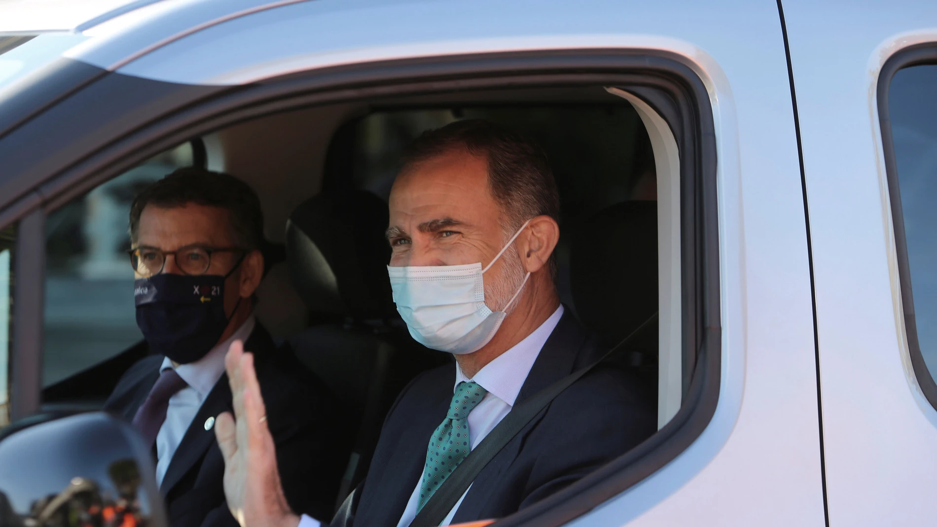 El rey Felipe VI visita la planta de Stellantis en Vigo para probar los vehículos eléctricos del grupo