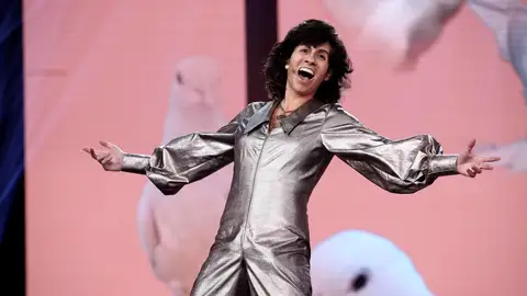 Eva Soriano, auténtica y divertida como Georgie Dann en una ‘Paloma blanca’ Eva Soriano, auténtica y divertida como Georgie Dann en una ‘Paloma blanca’