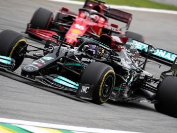 Hamilton perderá 5 posiciones en parrilla al cambiar el motor de combustión de su Mercedes