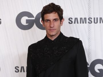 Quim Guti&eacute;rrez posando en los Premios GQ Hombres del A&ntilde;o 2021