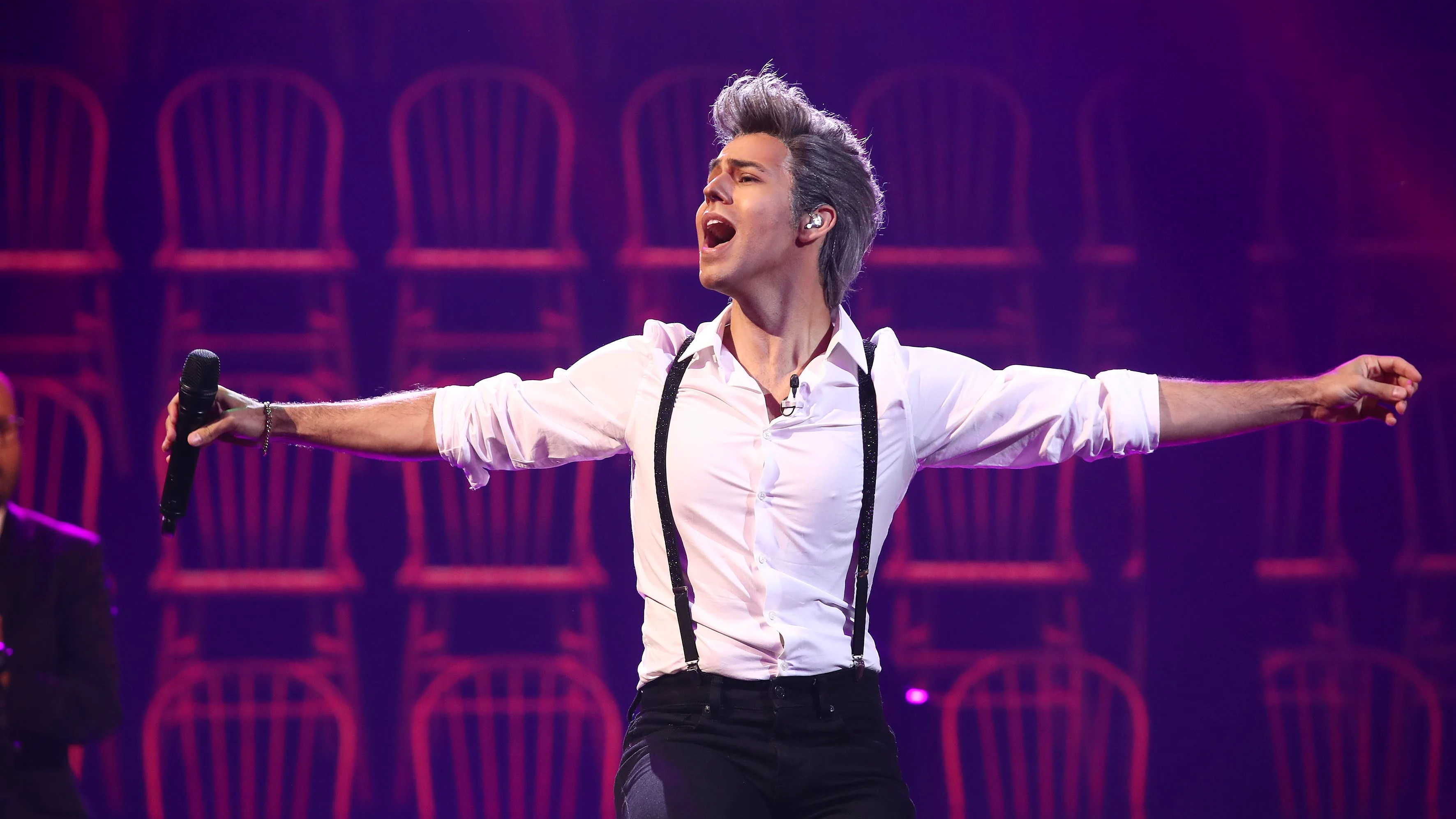 Agoney ‘Lucha por su dinero’ con el quejío de Pitingo Agoney ‘Lucha por su dinero’ con el quejío de Pitingo