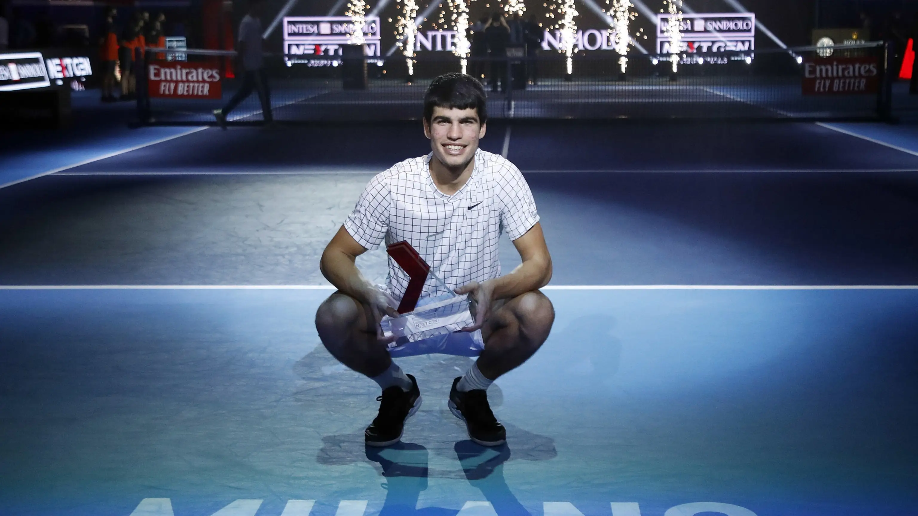 Carlos Alcaraz bate a Korda y se proclama campeón de las Next Gen Finals a sus 18 años Carlos Alcaraz bate a Korda y se proclama campeón de las Next Gen Finals a sus 18 años