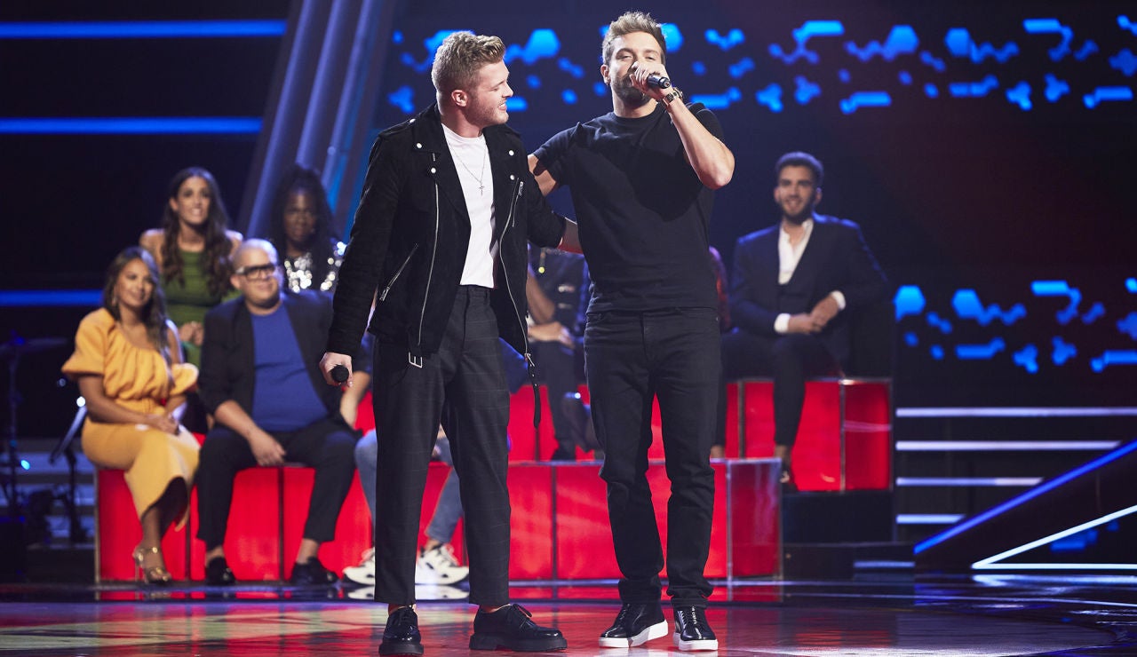 Pablo Albor&aacute;n canta con Miguel Moreno el tema &lsquo;Por fin&rsquo; en los Asaltos de &lsquo;La Voz&rsquo;