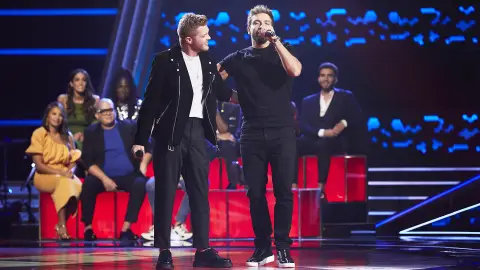 Pablo Alborán canta con Miguel Moreno el tema ‘Por fin’ en los Asaltos de ‘La Voz’ Pablo Alborán canta con Miguel Moreno el tema ‘Por fin’ en los Asaltos de ‘La Voz’