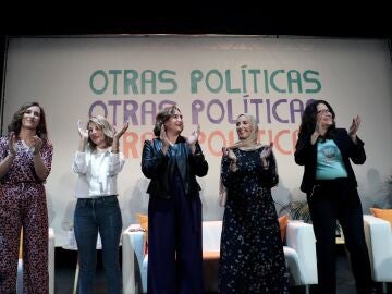 Yolanda Díaz, Mónica Oltra, Ada Colau y Mónica García optan por "eliminar las siglas" en su encuentro en Valencia
