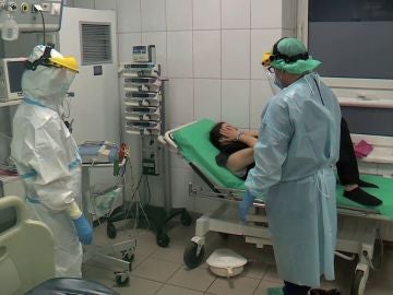 Mujer siria en un hospital