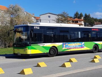 Un nombre inventado en una sentencia judicial convierte a un conductor de bus de Vigo en la comidilla de su trabajo