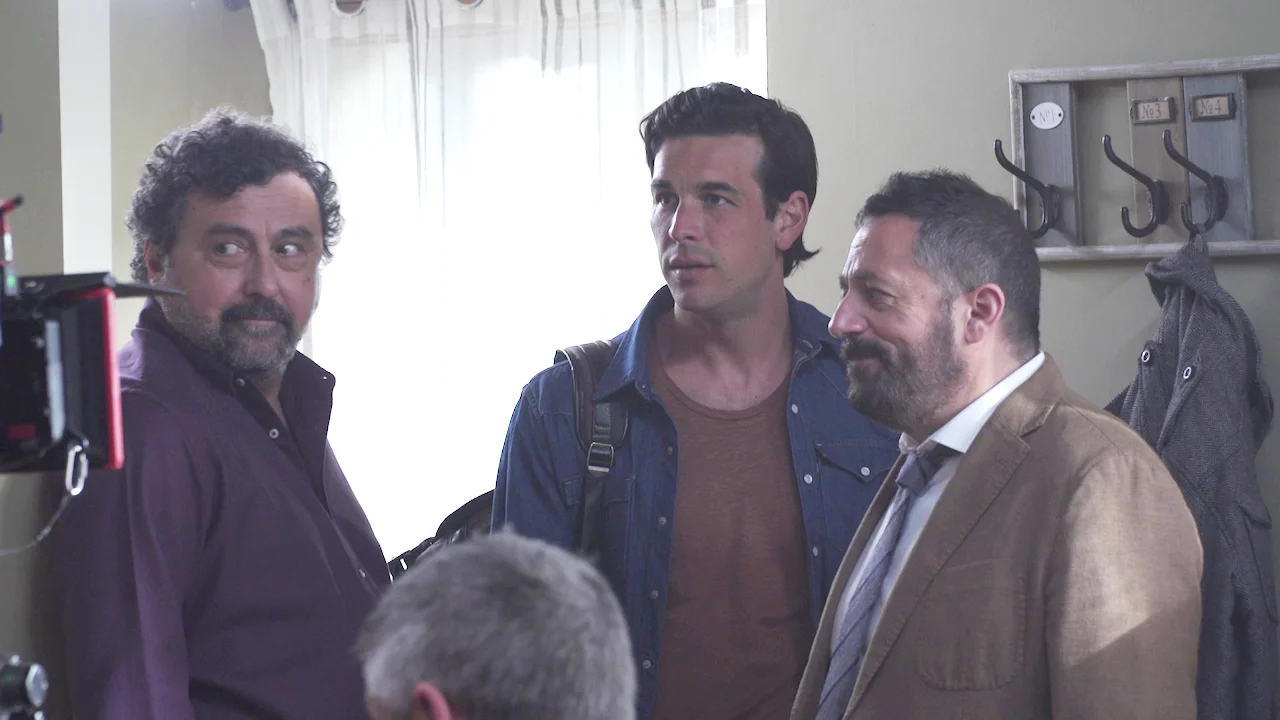 Mario Casas regresa a 'Los hombres de Paco': Así le dan la bienvenida Paco Tous, Michelle Jenner y Pepón Nieto Mario Casas regresa a 'Los hombres de Paco': Así le dan la bienvenida Paco Tous, Michelle Jenner y Pepón Nieto