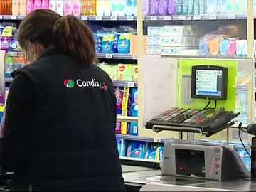 Las Inspección de Trabajo de Cataluña sanciona a Condis por contratar a menores y emplear a trabajadores sin contrato Las Inspección de Trabajo de Cataluña sanciona a Condis por contratar a menores y emplear a trabajadores sin contrato