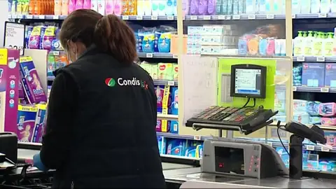 Las Inspección de Trabajo de Cataluña sanciona a Condis por contratar a menores y emplear a trabajadores sin contrato Las Inspección de Trabajo de Cataluña sanciona a Condis por contratar a menores y emplear a trabajadores sin contrato