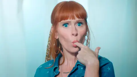 Morgane, protagonista de los sueños ardientes de Adam Morgane, protagonista de los sueños ardientes de Adam