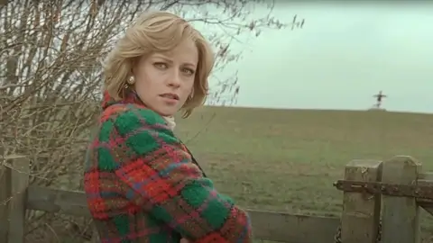 Kristen Stewart como Diana de Gales en 'Spencer' Kristen Stewart como Diana de Gales en 'Spencer'